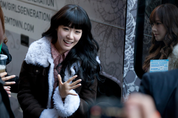 {010212} Tiffany @ Late Show with David Letterman Arraving AalsmWET