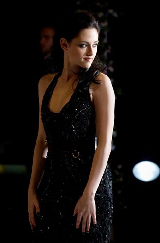 13 Enero-Kristen Stewart: la mujer más sexy de Hollywood, vence a Angelina Jolie y a Jennifer López AauPCAWR